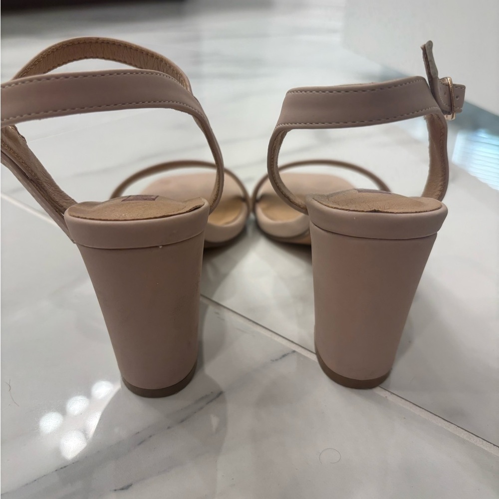 Comfortable block heels - Picture 2 of 3